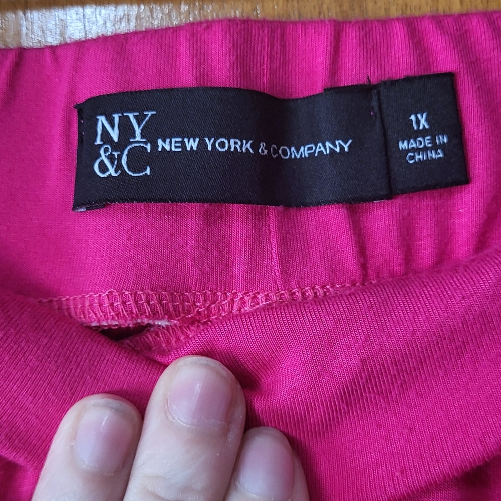 NEW YORK & CO hot pink wide leg pant - Picture 5 of 5